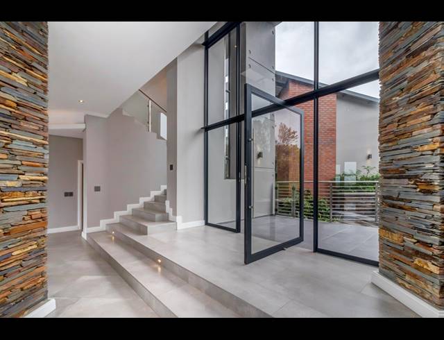 5 BEDROOM HOUSE FOR SALE IN STEYN CITY